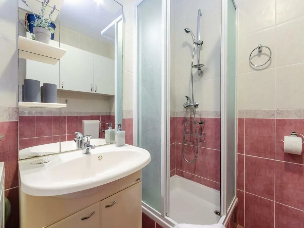 Apartment Nenad Dramalj