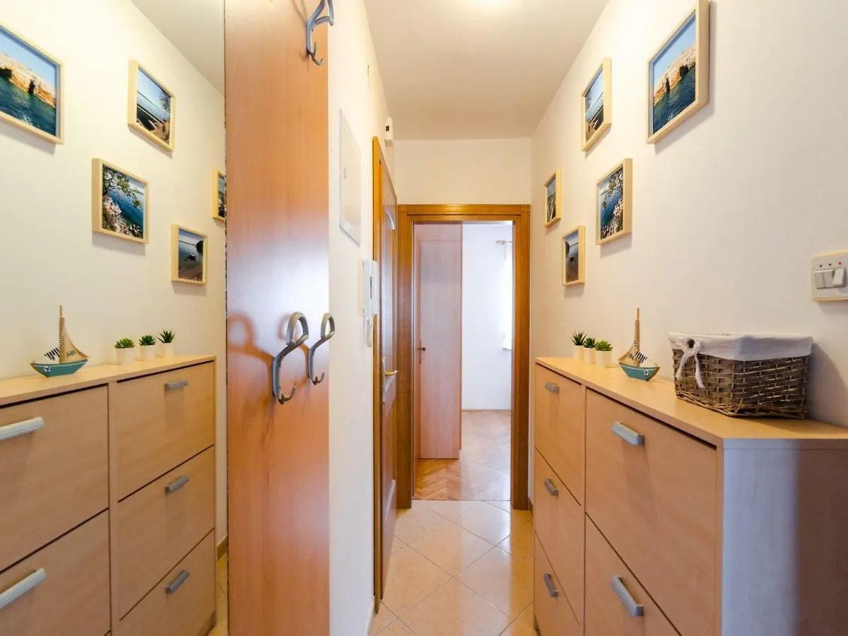 Apartment Nenad Dramalj